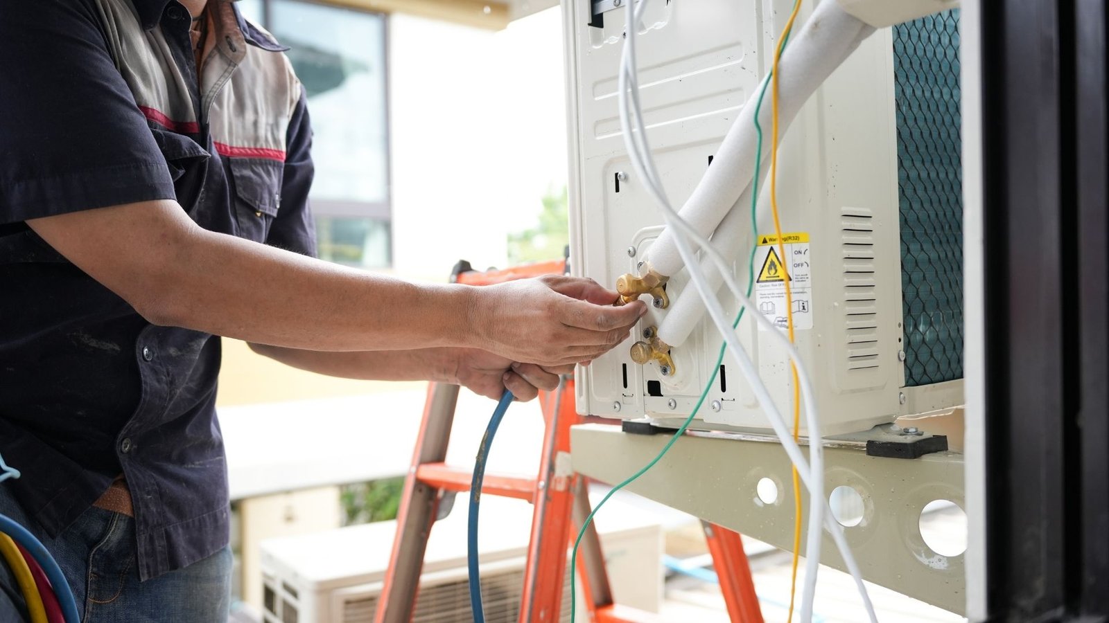 Emergency HVAC repair call — technician arriving at home
